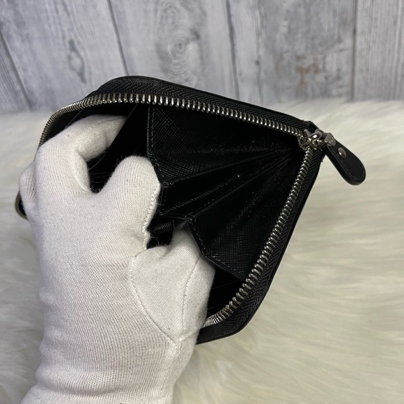 SALVATORE FERRAGAMO continental zip leather wallet in black - Picture 10 of 17